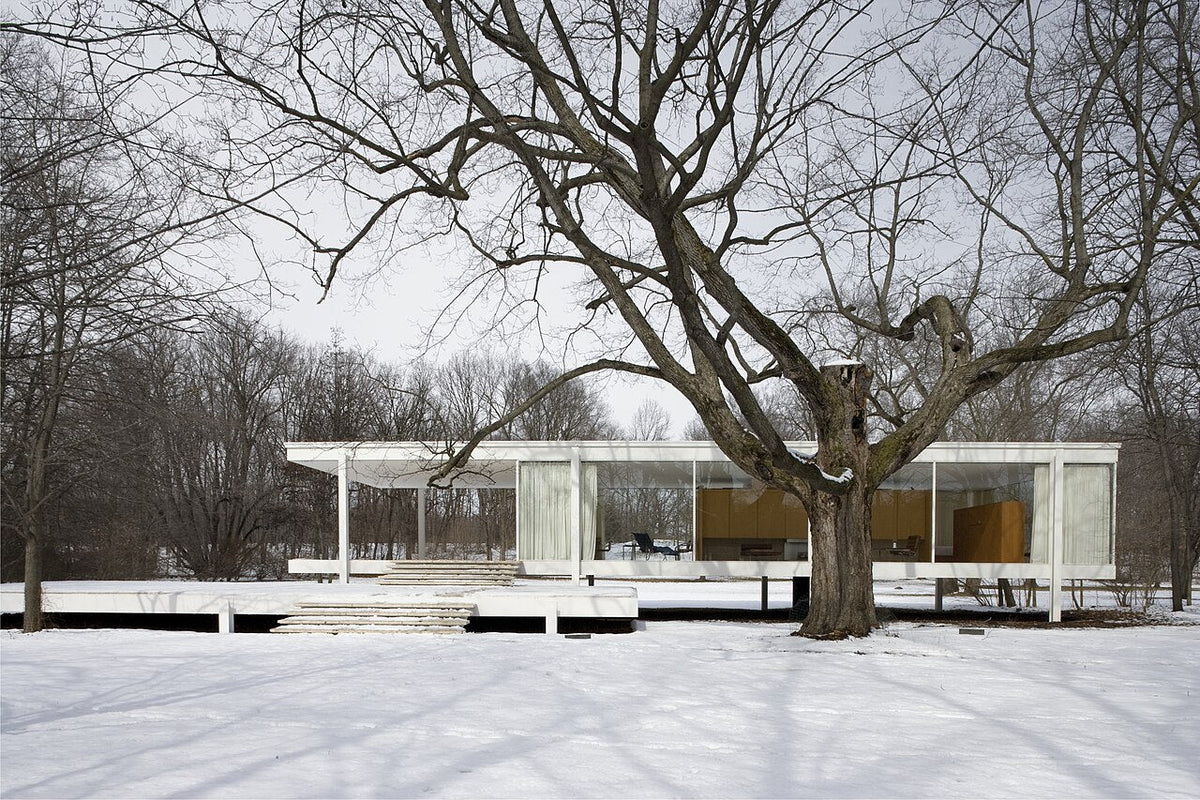 Edith Farnsworth House — Mies van der Rohe's minimalist glass-and-steel modernist house in Plano, Illinois